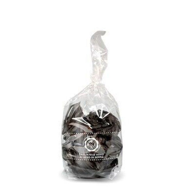 tagliatelle a l'encre de seiche