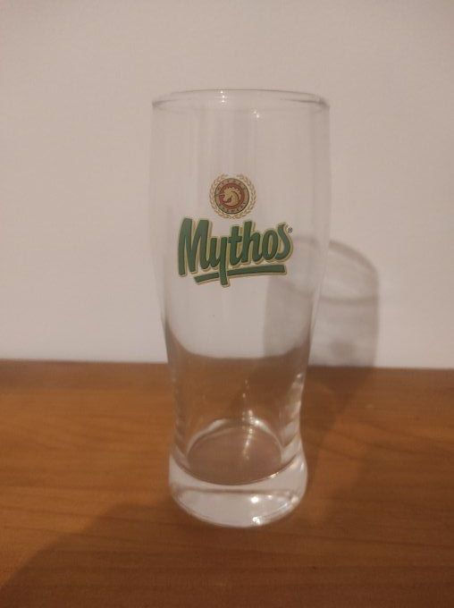 Lot de 4 Bières blondes Mythos 33cl Bière de Grèce + Un verre Collector offert*